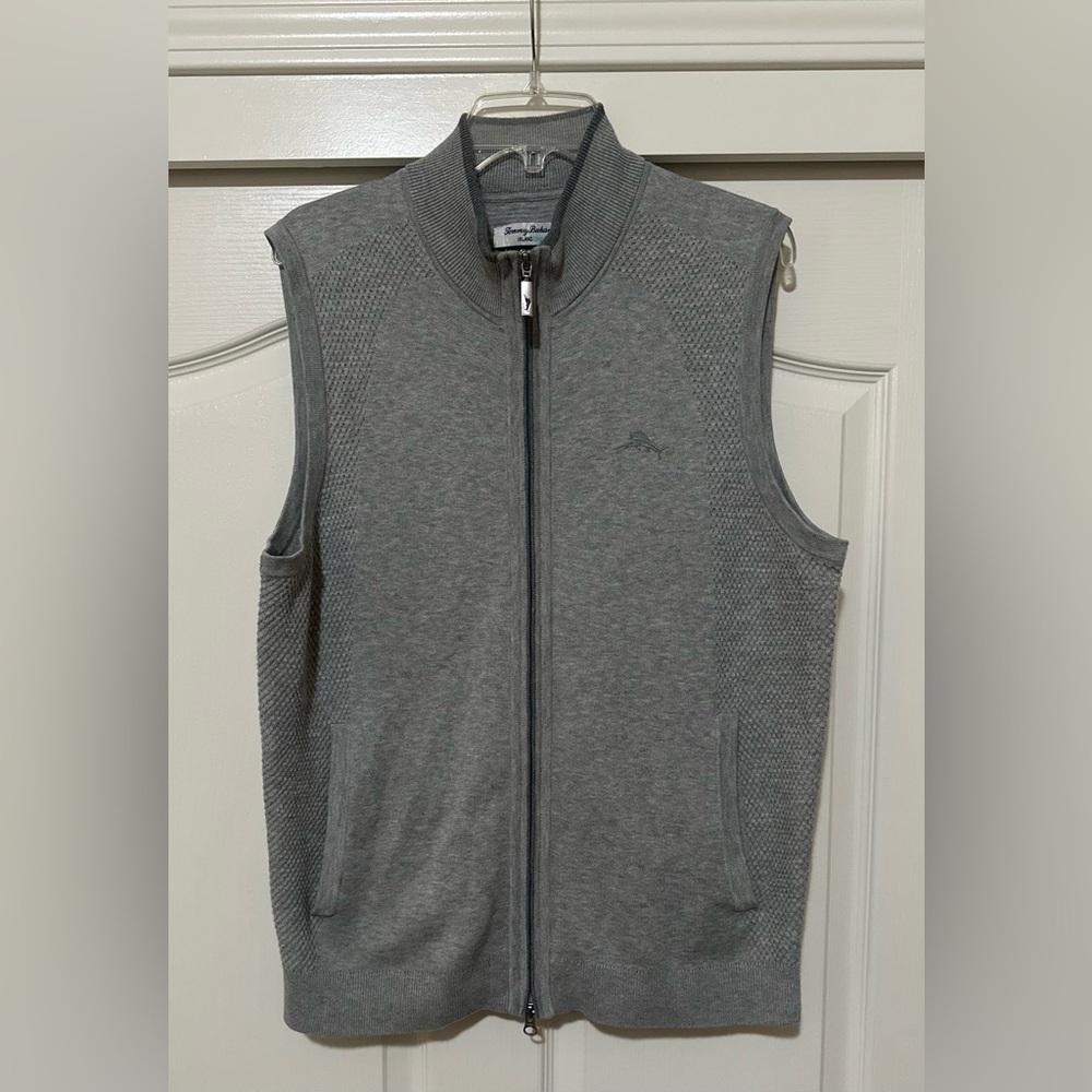 Men’s Tommy Bahama Sweater Vest Gray Full Zip. Size Medium.